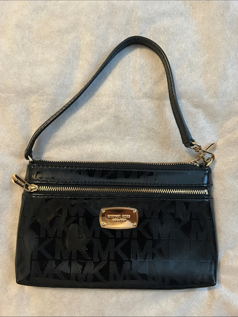 Michael Kors Black Patent Logo Wristlet with Gold Hardware - Picture 1 of 3